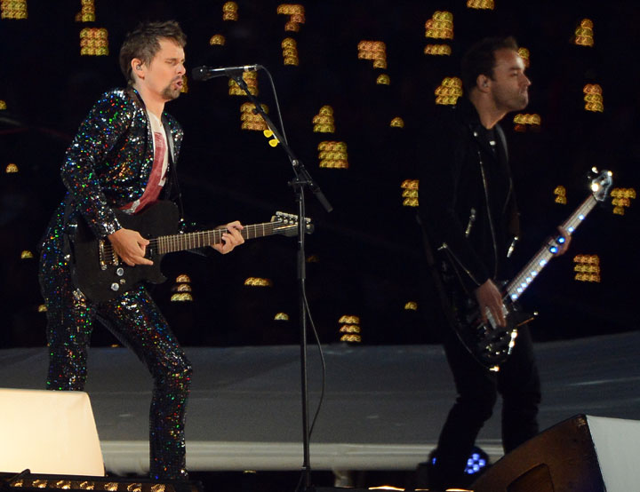 Muse+frontman%C2%A0Matthew+Bellamy%2C+left%2C+and+bassist%C2%A0Chris+Wolstenholme%C2%A0perform+at+the%C2%A0Olympic+Stadium%C2%A0inLondon%2C+England%2C+during+the+Closing+Ceremony+for+the+London+2012+Summer+Olympic+Games%2C%C2%A0Sunday%2C+August+12%2C+2012.%C2%A0%0A