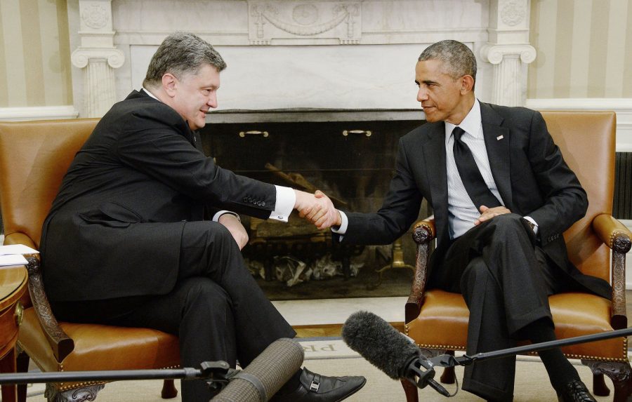 President Barack Obama holds a bilateral meeting with President Petro Poroshenko of Ukraine in the Oval Office of the White House September 18, 2014 in Washington, DC. 