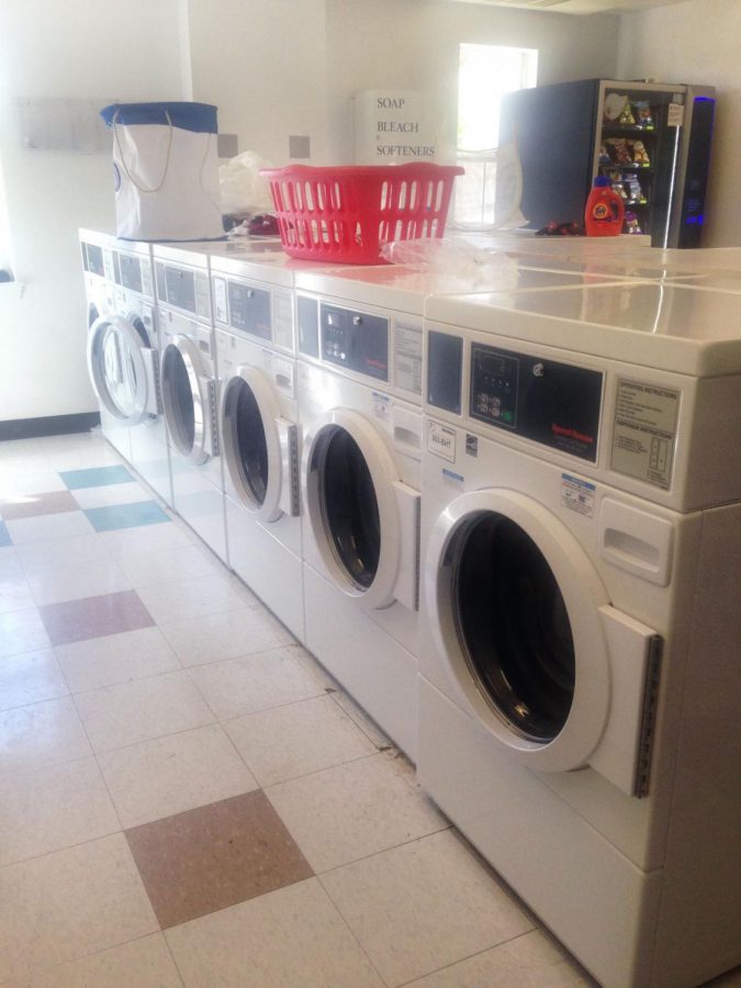 Students are pleased to see that St. Edward’s has finally introduced brand new washers and dryers. However, there are a few problems now that the service is free of charge.