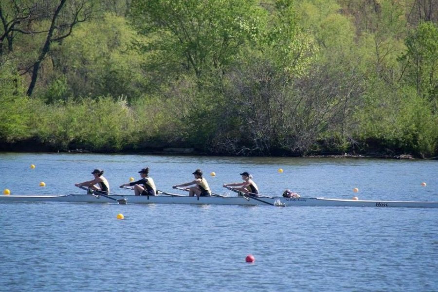 The+St.+Edwards+University+Rowing+Club+finished+their+season+on+April+16.