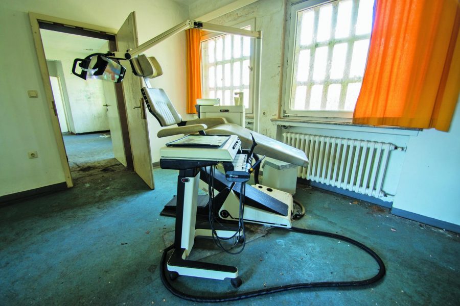 Dentistry+in+prisons+has+gone+downhill+in+recent+years.