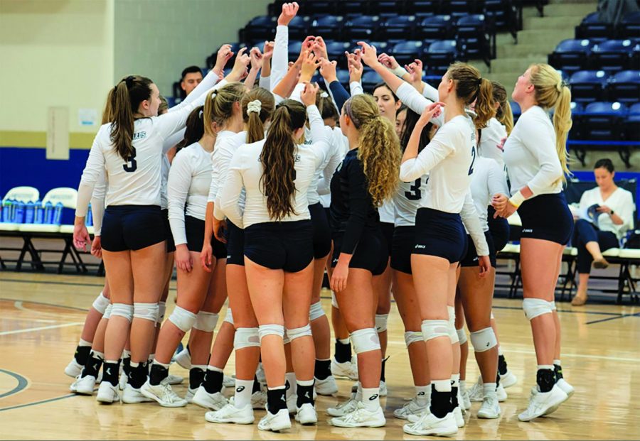 SEU+volleyball+team+comes+together+after+conference+win.