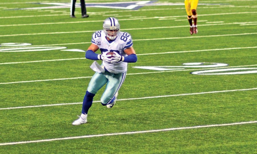 With Jason Witten (82) foregoing retirement to play another NFL season, the team now looks to be ready for contention.