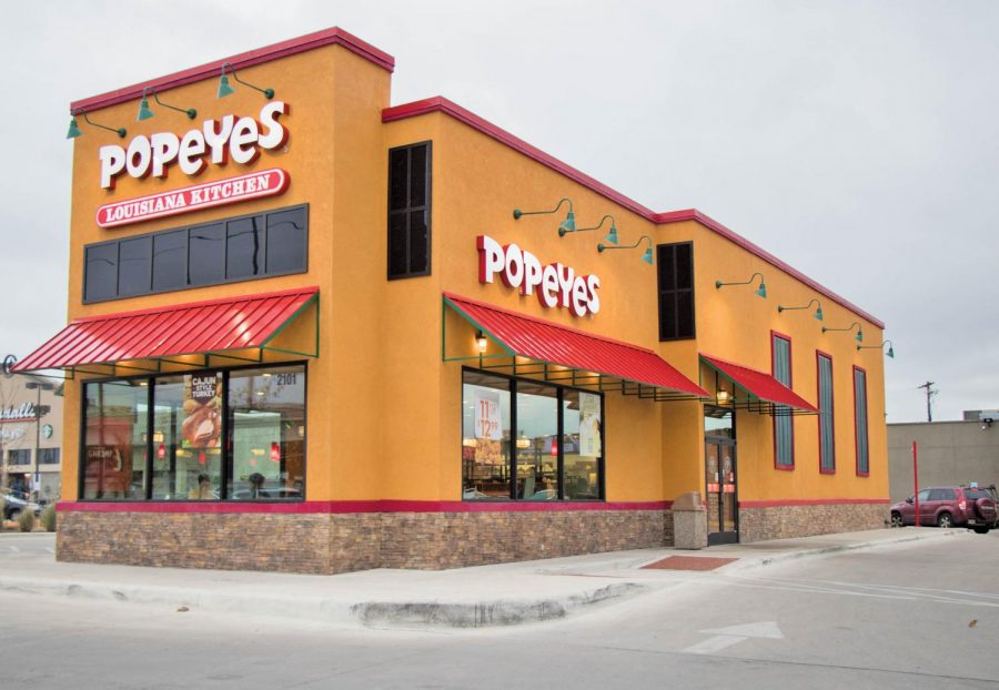 Popeyes+announced+the+return+of+its+popular+chicken+sandwich+on+Nov.+3%2C+filling+their+customers+with+excitement.+