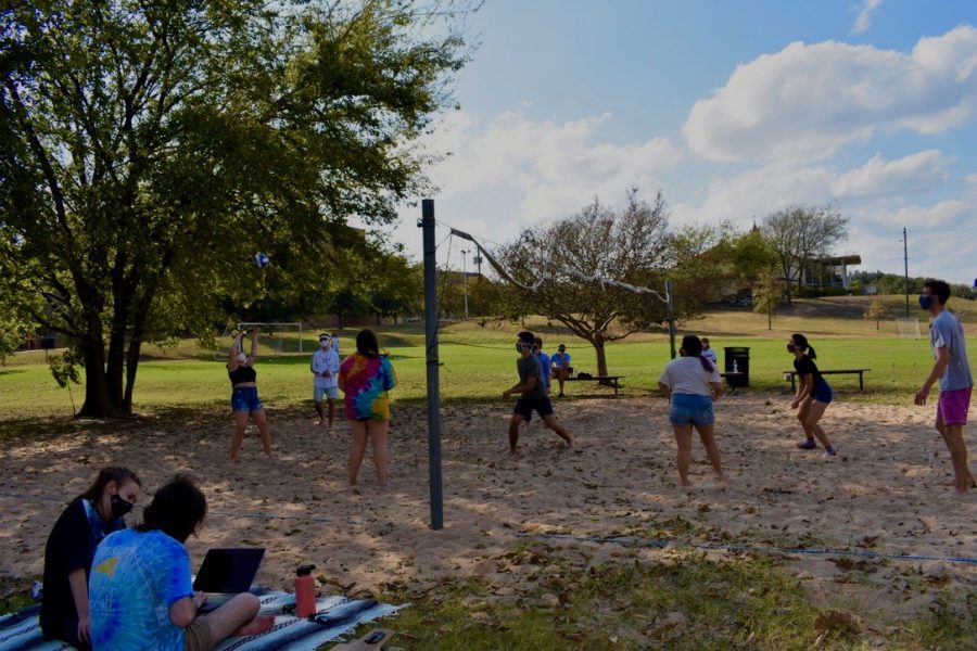 Hilltoppers enjoy a socially-distanced game of volleyball at the Emerge Retreat. Campus Ministry found a way to help retreaters enjoy activities, all while keeping COVID-19 regulations in mind.  