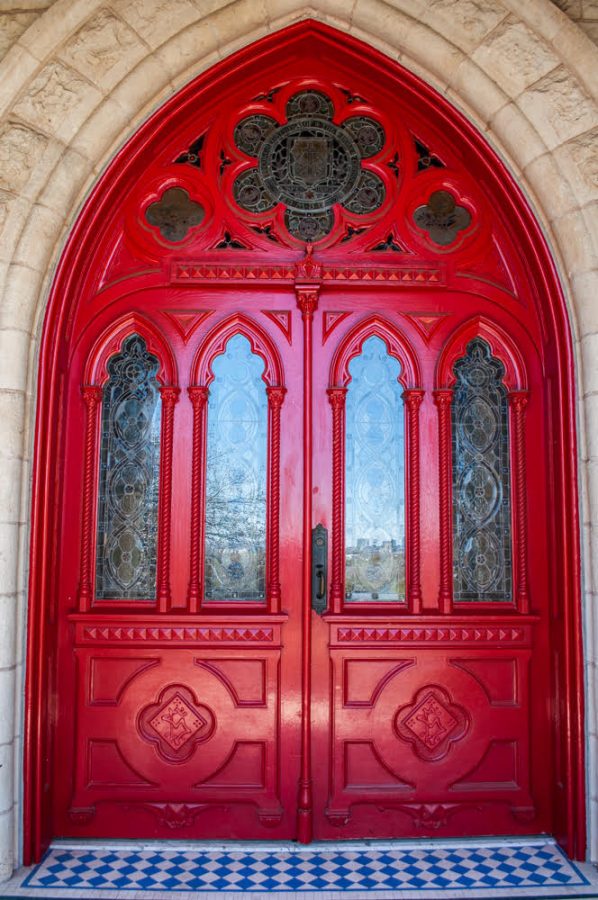 SEU+2021+graduates+will+have+the+option+to+participate+in+a+socially-distanced%2C+in-person+graduation+ceremony.+Students+will+get+to+complete+the+Legacy+Walk%2C+leaving+through+the+iconic+Red+Doors+they+began+school+in.+