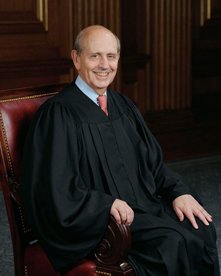 Justice+Steven+Breyer+has+sat+on+the+Supreme+Court+since+his+appointment+in+1994.+As+the+ideological+balance+of+the+court+shifts+to+the+right%2C+groups+on+the+left+have+started+pressuring+Justice+Breyer+to+retire.