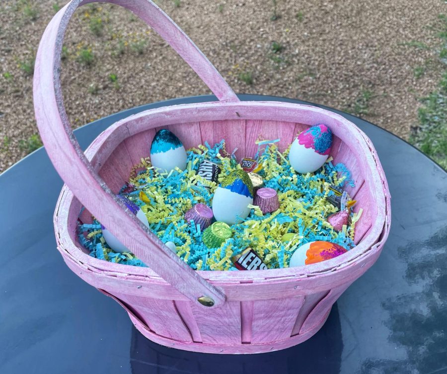 Easter baskets can be fun for people of all religious backgrounds, and can be cost effective as well. This event really helped show how fun making Easter baskets can be. 