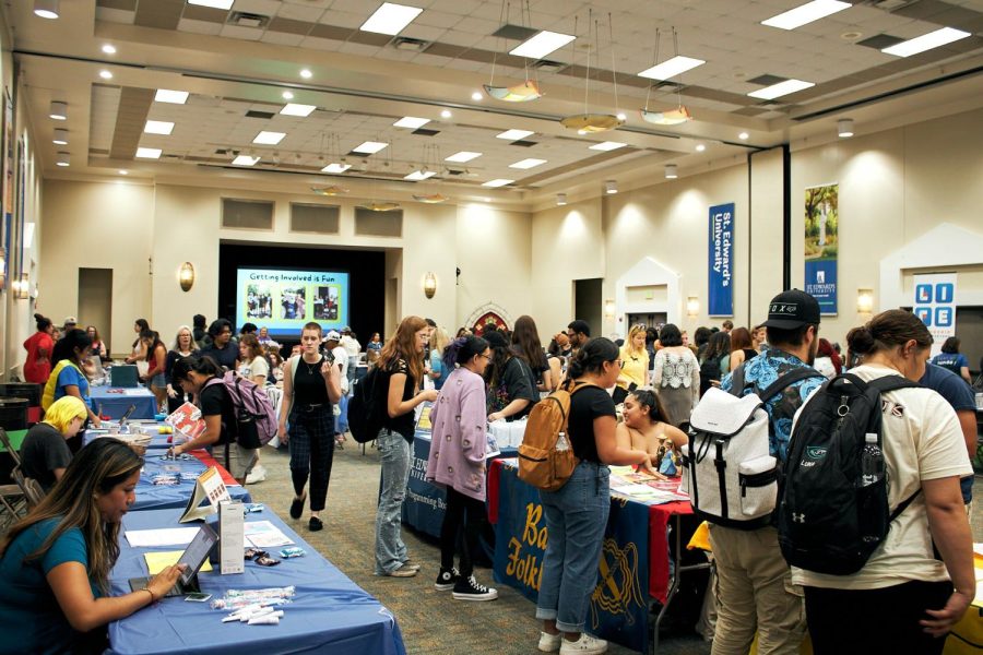 Students gather around to engage in many of the organizations St. Edwards has to offer.