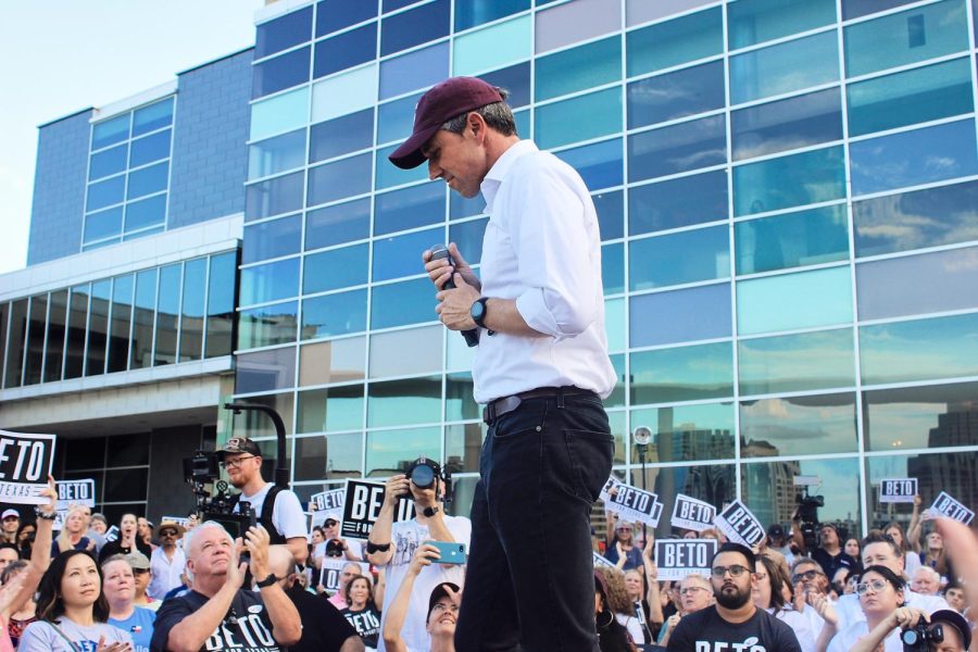 Beto hosts rally downtown to promote Texas Governor campaign