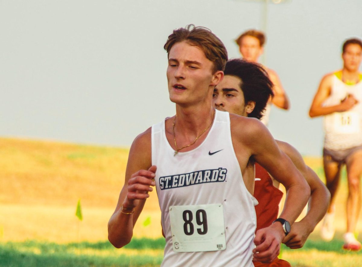 Freshman+Hogan+Heikkinen+runs+for+St.+Edwards+Universitys+cross+country+team+on+Sept.+1+at+the+Southwestern-Concordia+Opener.