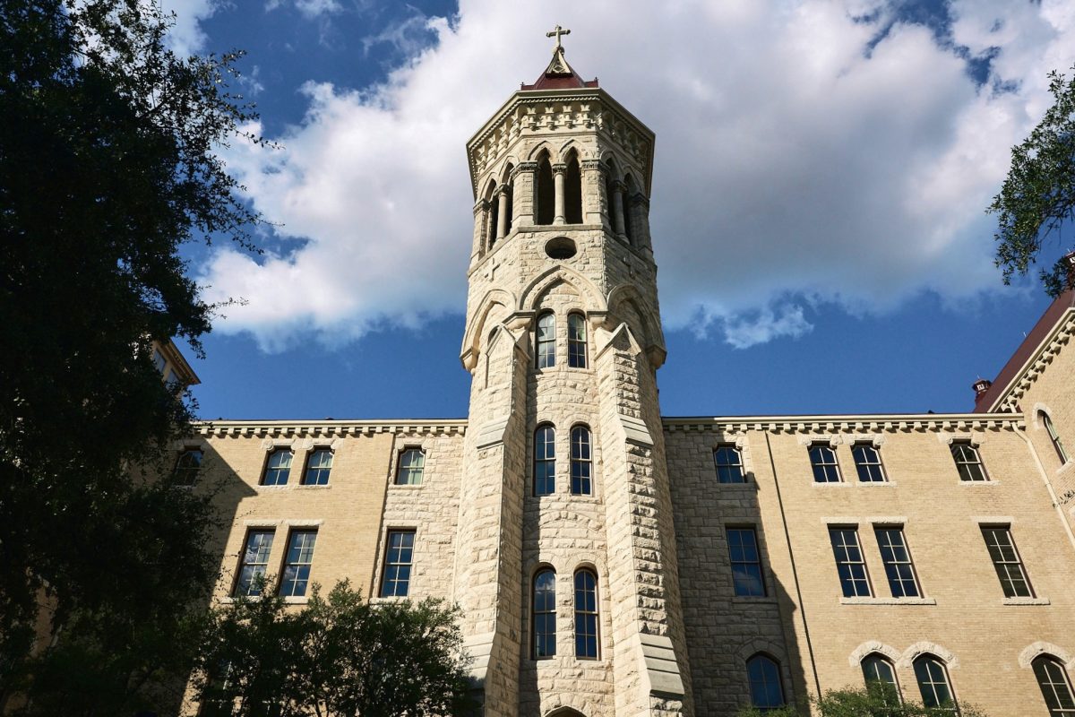 A vote of no confidence against university president Montserrat Fuentes took place last week with a 61% majority. The Board of Trustees has since responded to this vote reaffirming their confidence in President Fuentes' leadership.