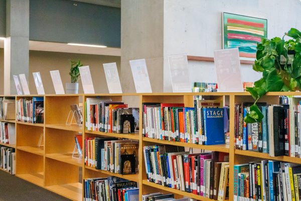 In 2020, the Munday Library made the shift from physical books to a mostly online collection of materials and databases. This year, a collection of hardcopies has been reintroduced along with changes in the library space itself. Going back to physical books enriches students' experience and brings new meaning and purpose to the space. 