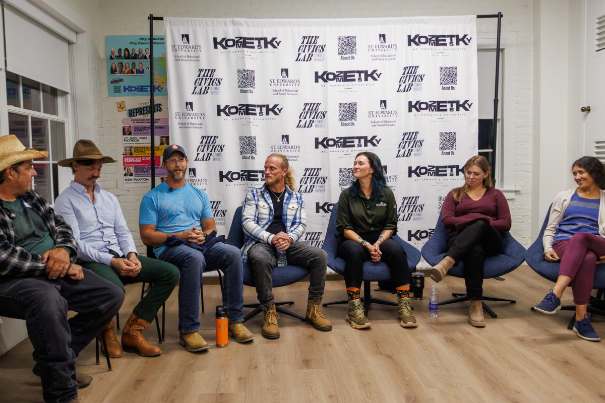 Kozmetsky Center, Civics Lab encourage community to learn about Get Fertilizer Wiser at town hall