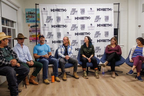 Kozmetsky Center, Civics Lab encourage community to learn about Get Fertilizer Wiser at town hall